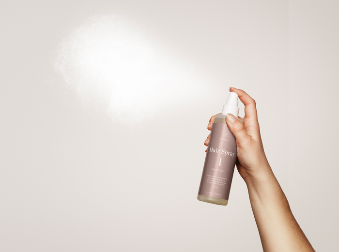 styling med hårspray og hair spray