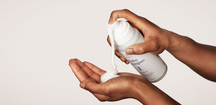 Shampoo til børn der skåner hovedbunden og giver let glans