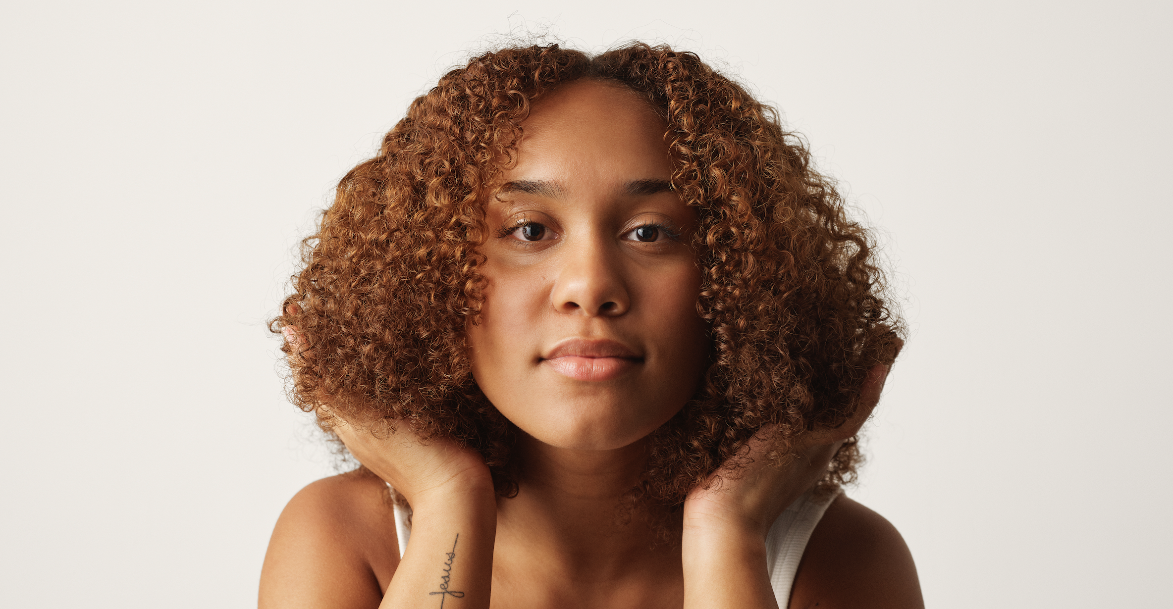 Krøllecreme uden parfume giver definerede krøller med glans